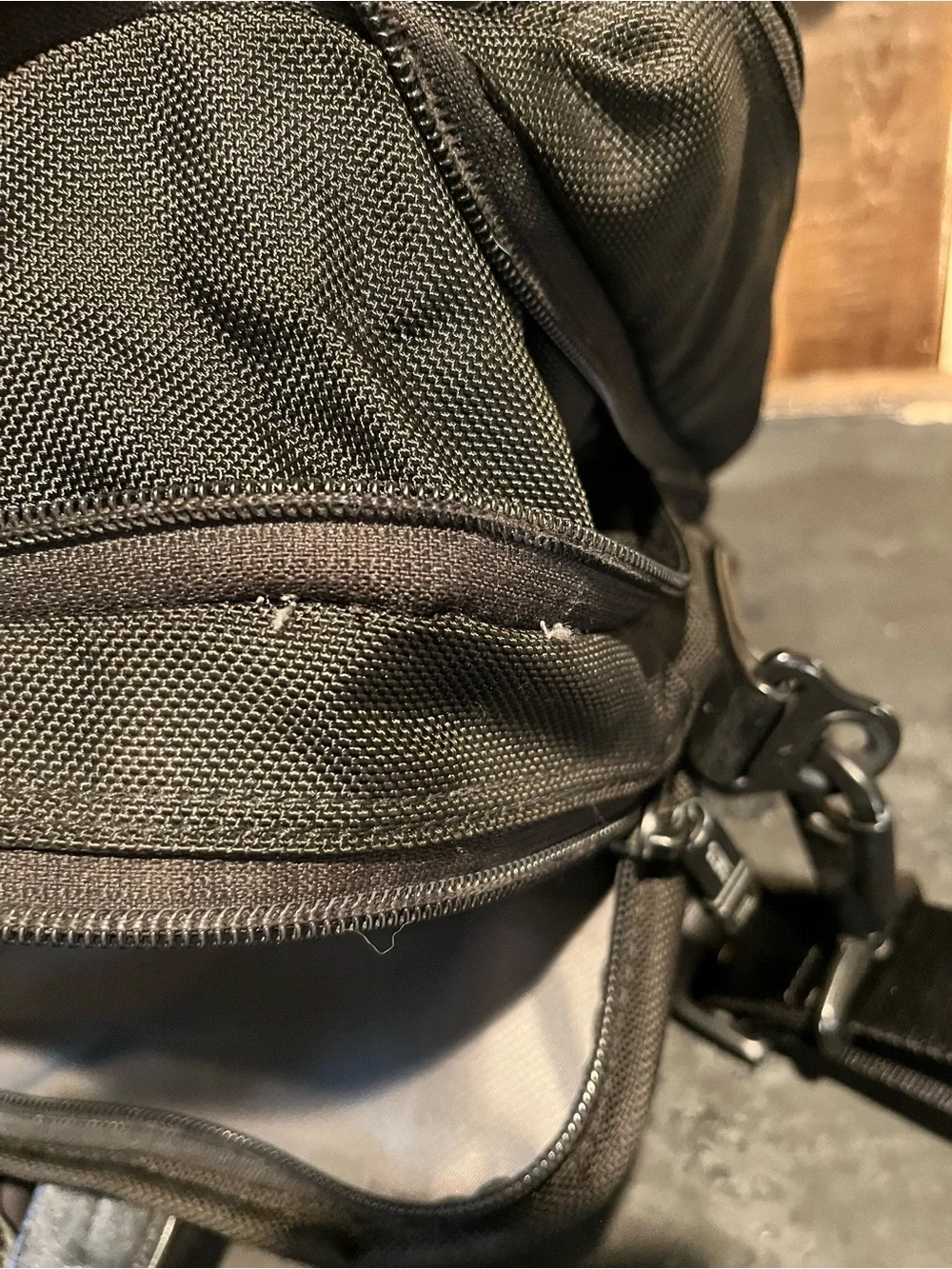 Tumi Alpha 2 expanded soft briefcase crossbody/handle bag